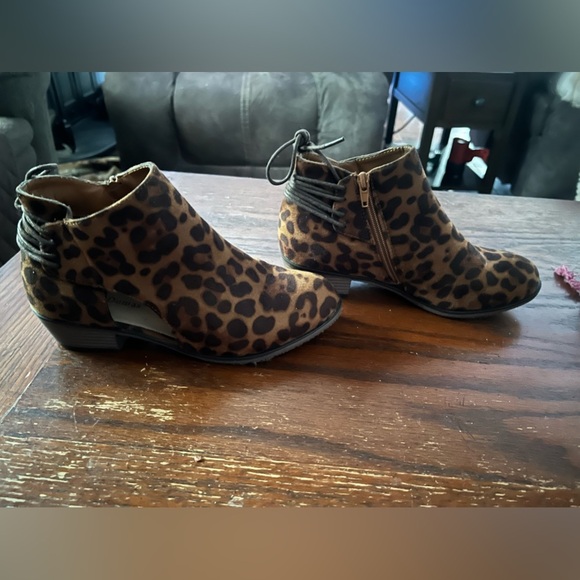 cute booties - Picture 2 of 5